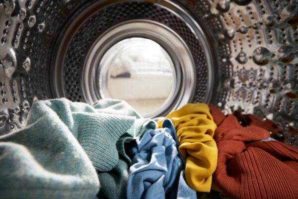 How do you keep winter clothes fresh using a dryer